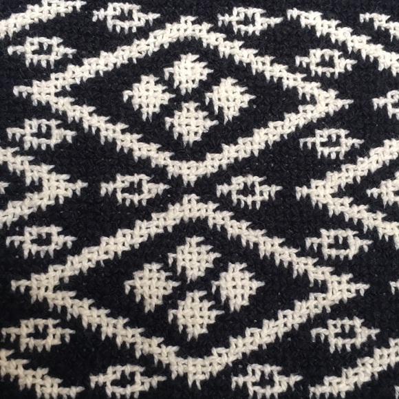 THIRTY-ONE NWT Aztec Tribal Southwest Tapestry Style Reversible Travel Bag - Picture 4 of 15